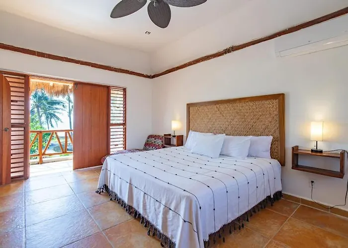Beachfront With Private Pool Access Balcony With Ocean Views Patio - Belleza Hébergement de vacances *
