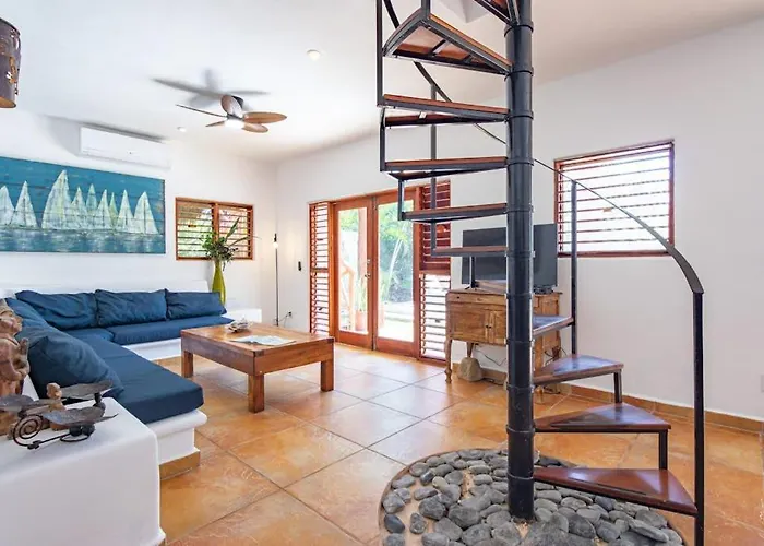 Hébergement de vacances Beachfront With Private Pool Access Balcony With Ocean Views Patio - Belleza *