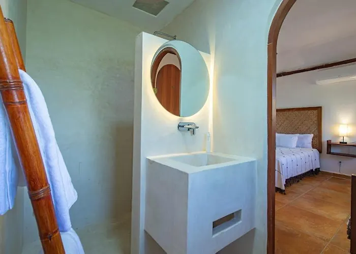 Beachfront With Private Pool Access Balcony With Ocean Views Patio - Belleza Hébergement de vacances *