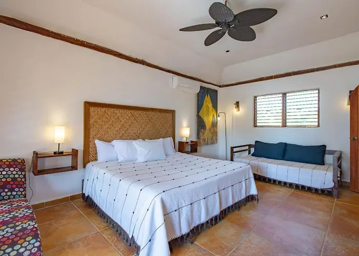 Beachfront With Private Pool Access Balcony With Ocean Views Patio - Belleza Hébergement de vacances