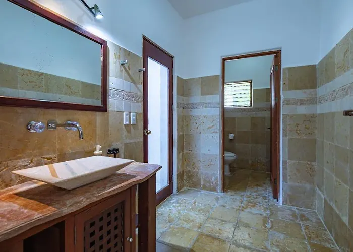 Beachfront With Private Pool Access Balcony With Ocean Views Patio - Belleza Hébergement de vacances *