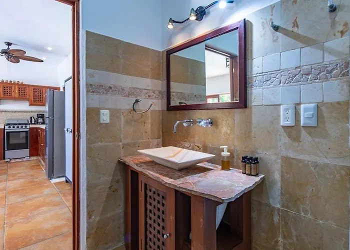 Hébergement de vacances Beachfront With Private Pool Access Balcony With Ocean Views Patio - Belleza