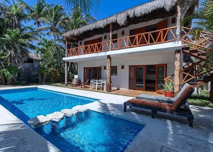 Hébergement de vacances Beachfront With Private Pool Access Balcony With Ocean Views Patio - Belleza *