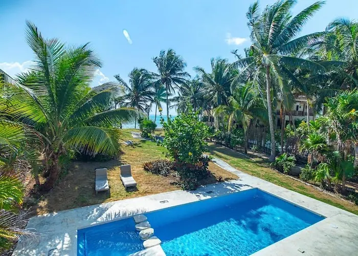 Beachfront With Private Pool Access Balcony With Ocean Views Patio - Belleza Hébergement de vacances *